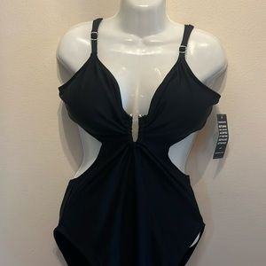 Women Blooming Jelly one piece swimsuit size Large new with tags .